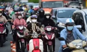 'Đi xe máy nguy hiểm gấp mười'