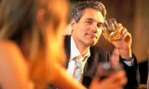 Bi kịch 'trâu già gặm cỏ non' Bi kịch 'trâu già gặm cỏ non'